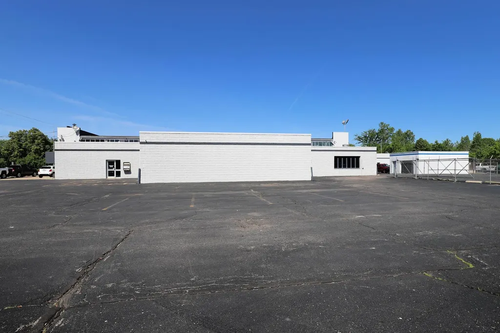 1415 E Pierson Road Flushing City MI 48433