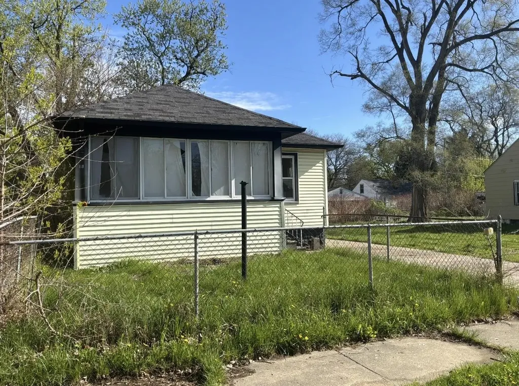 317 E Baltimore Boulevard Flint City MI 48505