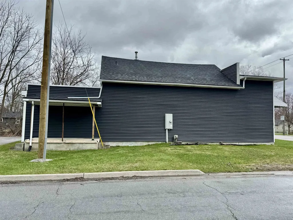 6069 Lapeer Road Burton City MI 48509