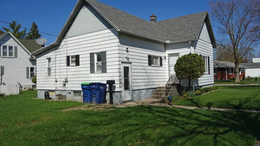 1013 18th Street Bay City City MI 48708