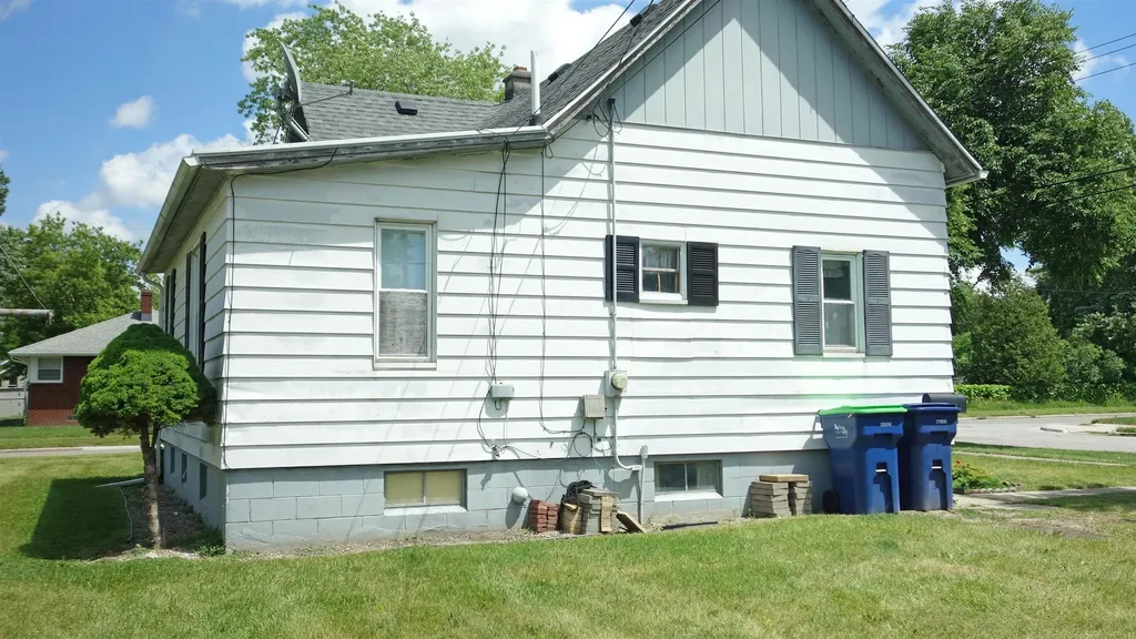 1013 18th Street Bay City City MI 48708