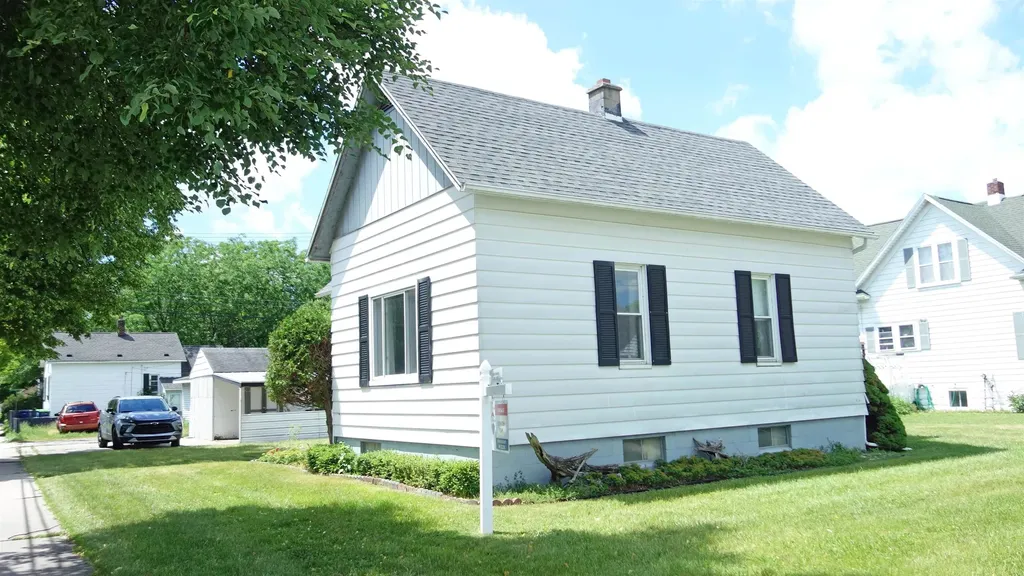 1013 18th Street Bay City City MI 48708