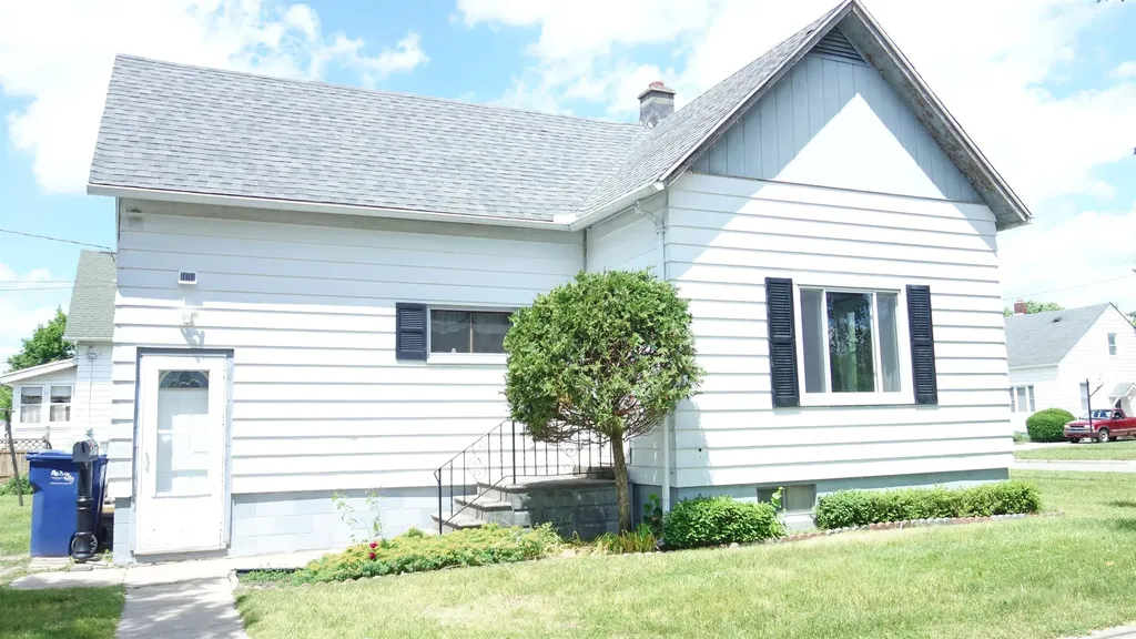 1013 18th Street Bay City City MI 48708