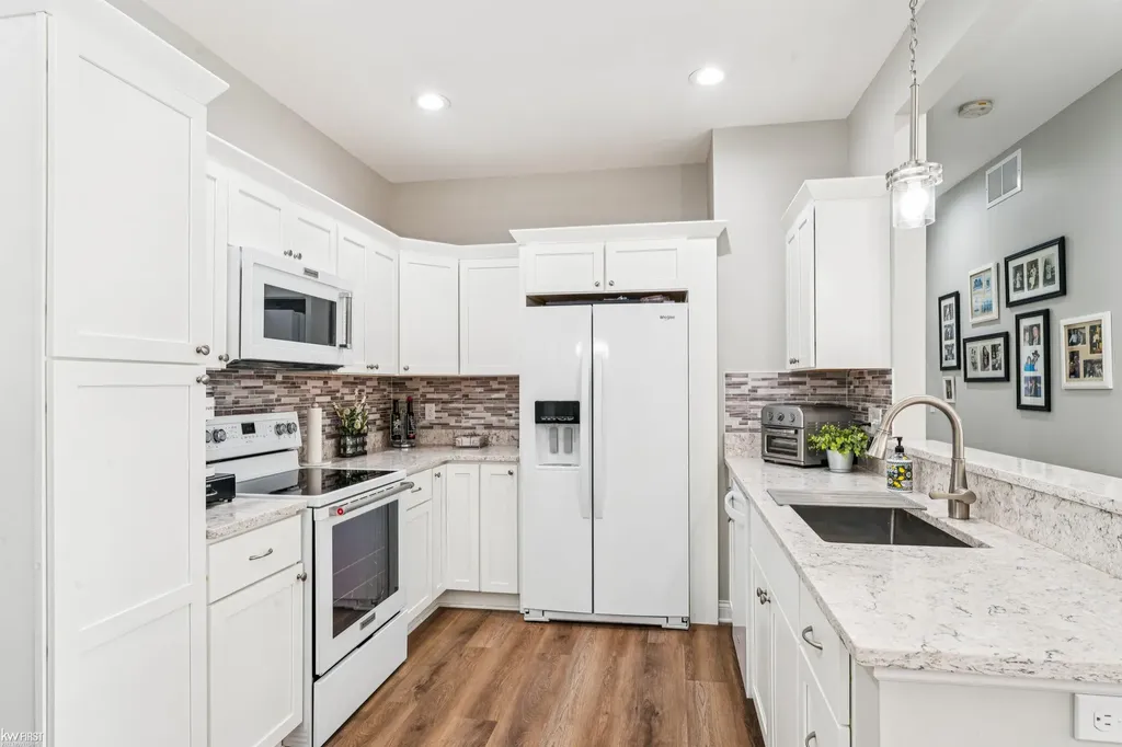 895 Watercress Lane Fenton City MI 48430