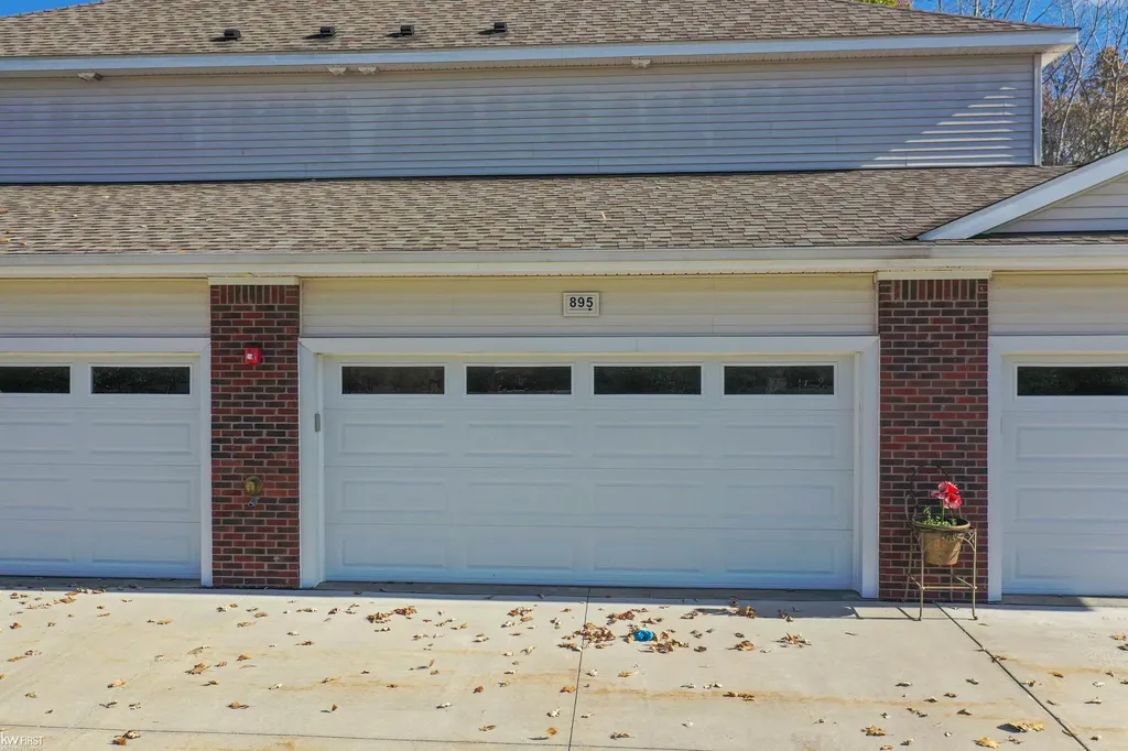 895 Watercress Lane Fenton City MI 48430