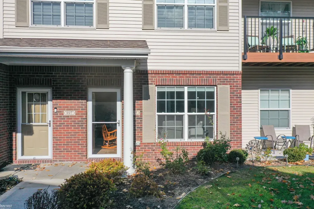895 Watercress Lane Fenton City MI 48430