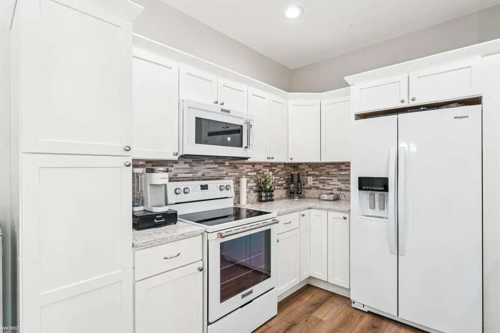 895 Watercress Lane Fenton City MI 48430