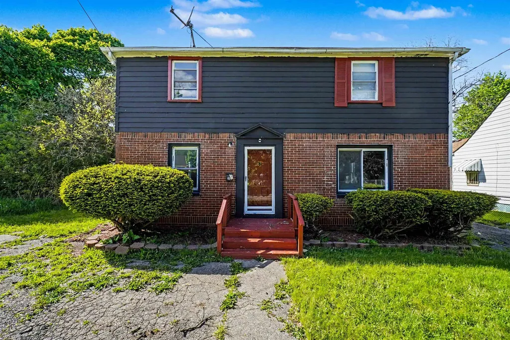 533 E 12 Street Flint City MI 48503