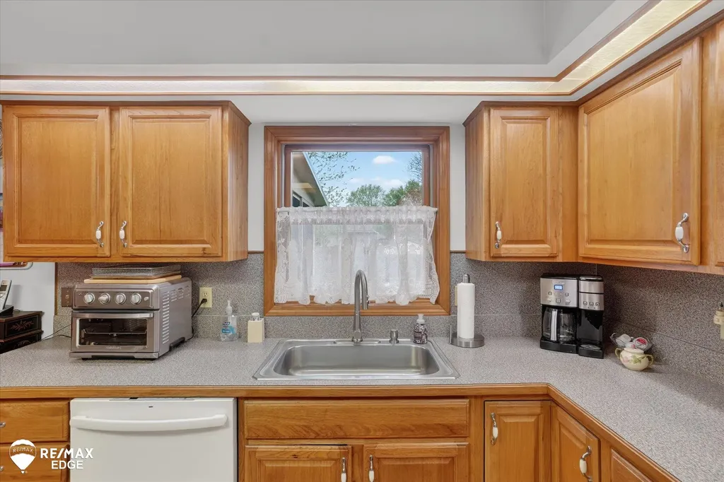 819 Village Drive Davison City MI 48423