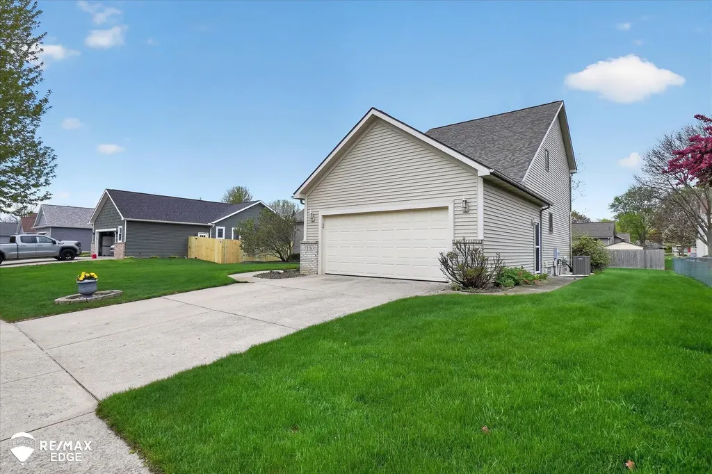 819 Village Drive Davison City MI 48423