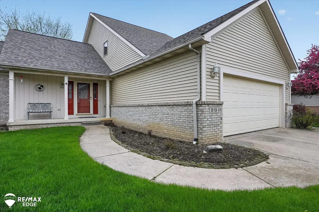 819 Village Drive Davison City MI 48423