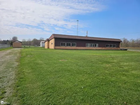 2360 E Burt Road Taymouth Township MI 48417