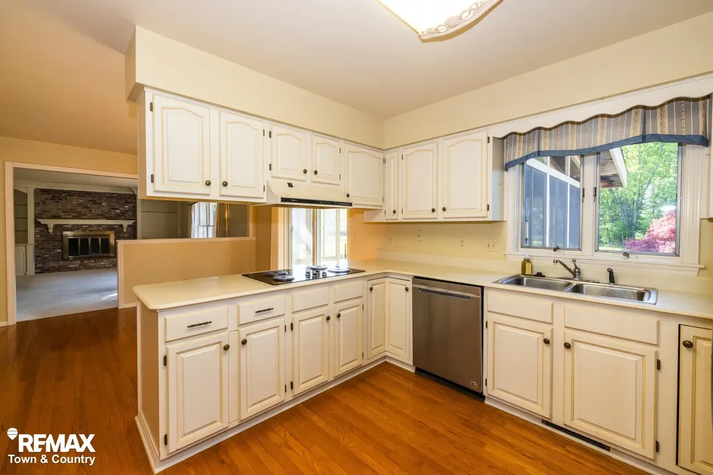 6445 Hickory Hollow Court Flint Charter Township MI 48532