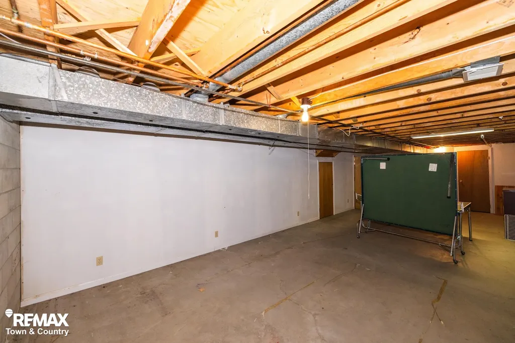 6445 Hickory Hollow Court Flint Charter Township MI 48532