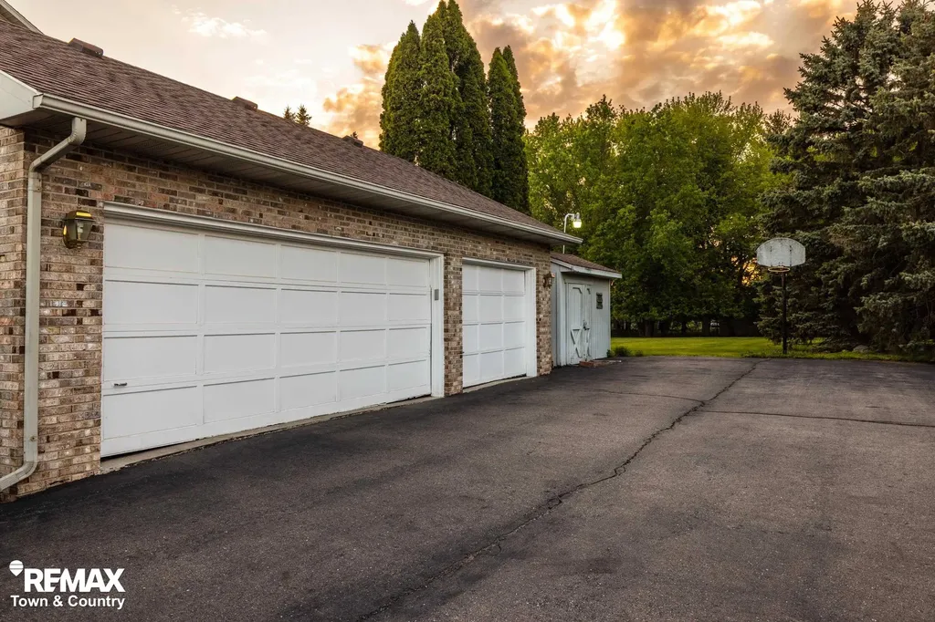 6445 Hickory Hollow Court Flint Charter Township MI 48532