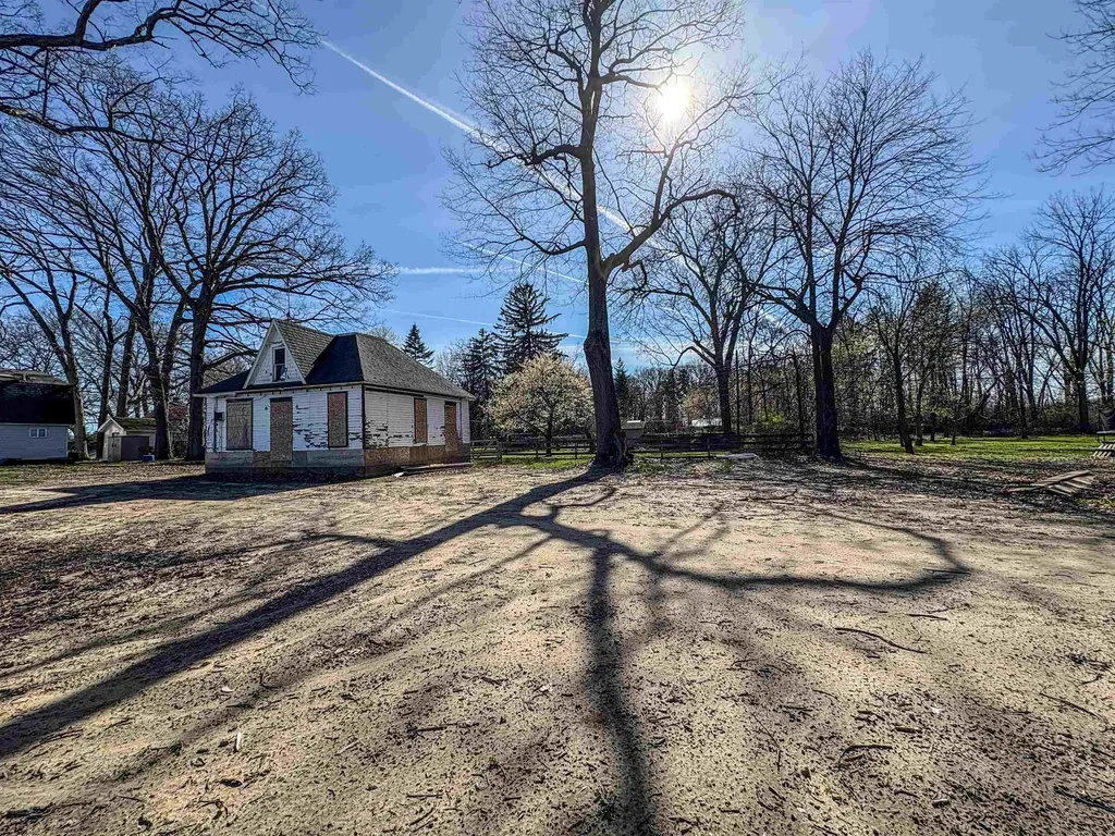 13010 Fenton Street Fenton Charter Township MI 48430
