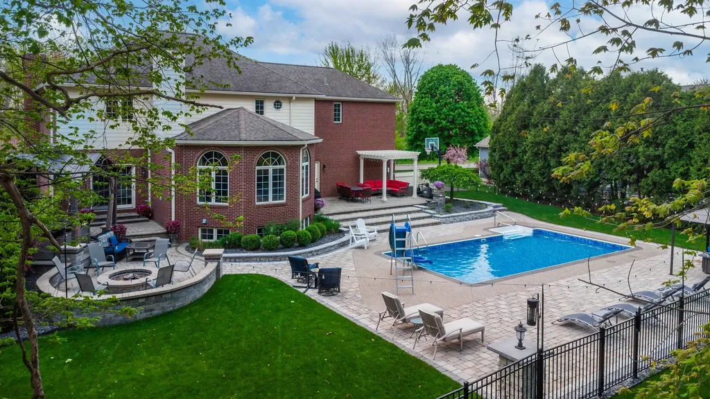 6137 Brookstone Lane Grand Blanc Charter Township MI 48439