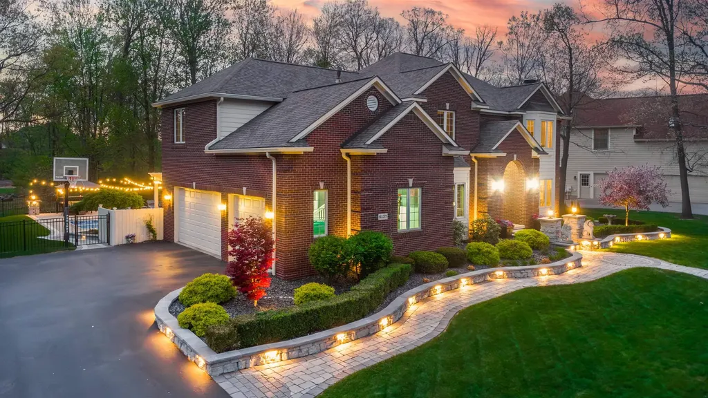 6137 Brookstone Lane Grand Blanc Charter Township MI 48439