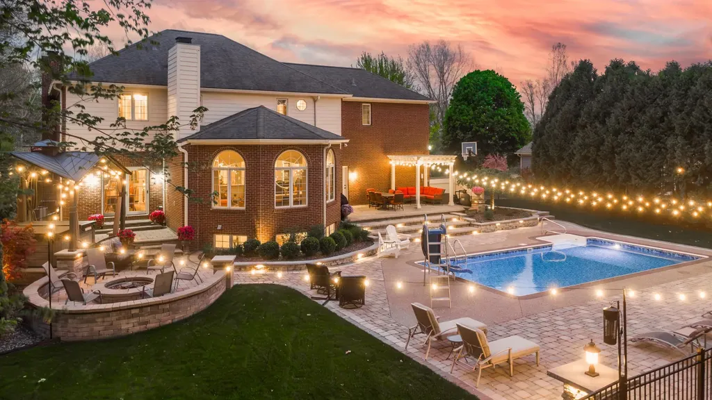 6137 Brookstone Lane Grand Blanc Charter Township MI 48439