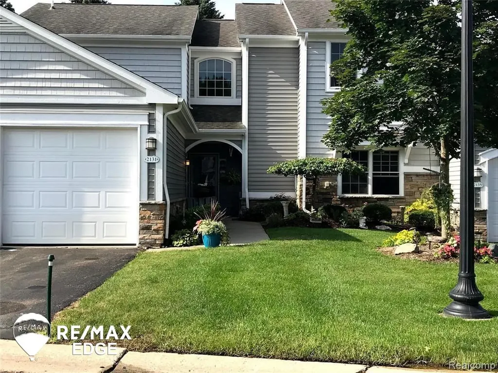2131 Carriage Hill Circle Lapeer City MI 48446