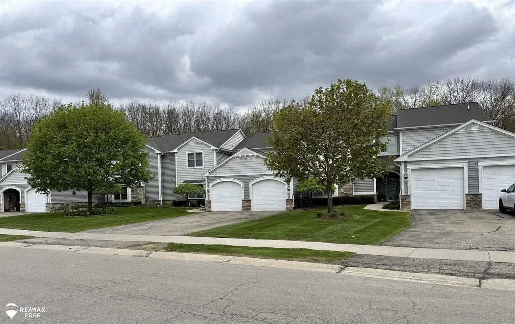 2131 Carriage Hill Circle Lapeer City MI 48446