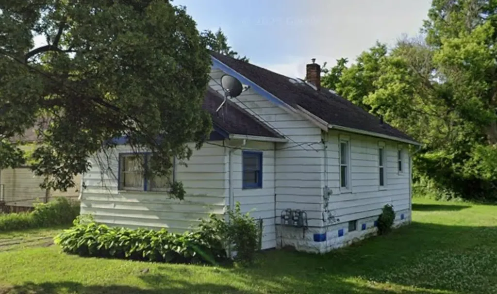 228 E Russell Avenue Flint City MI 48505