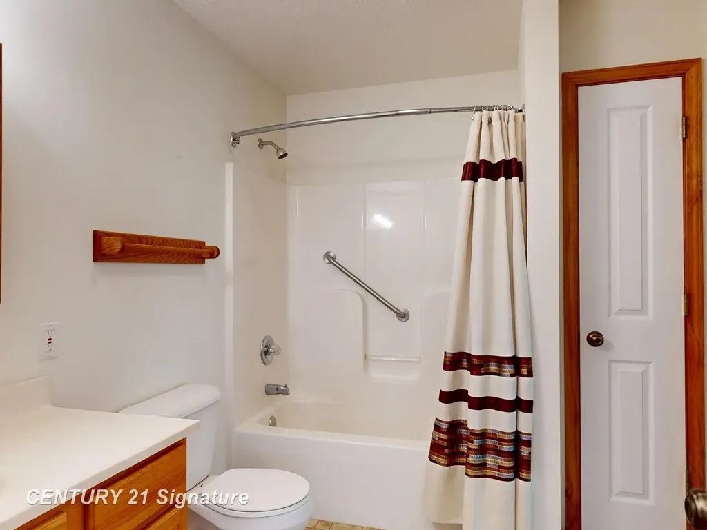 1724 Middle Point Drive Clement Township MI 48610
