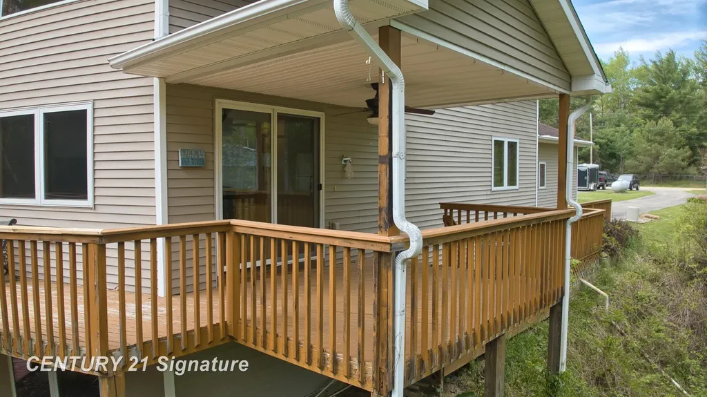1724 Middle Point Drive Clement Township MI 48610