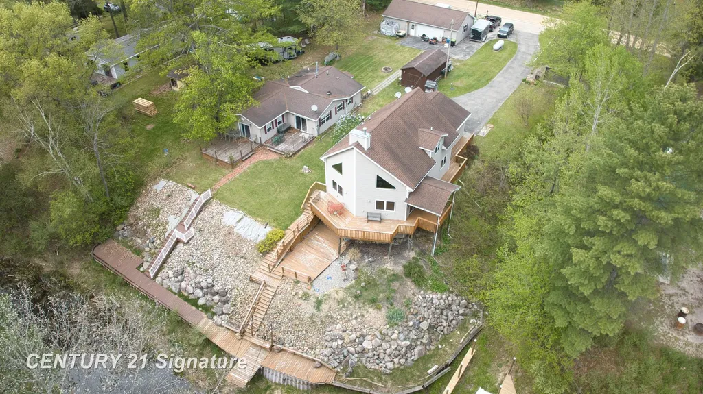 1724 Middle Point Drive Clement Township MI 48610
