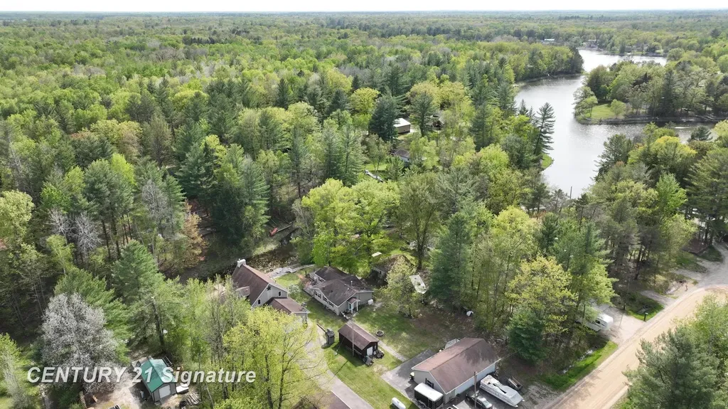 1724 Middle Point Drive Clement Township MI 48610