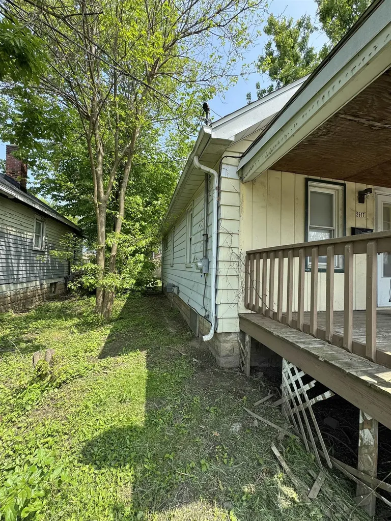 2517 Leith Street Flint City MI 48506