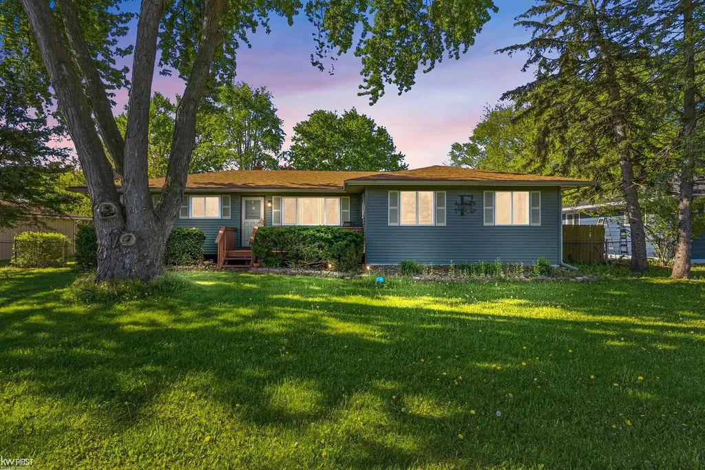 4271 W Highland Road Highland Charter Township MI 48380