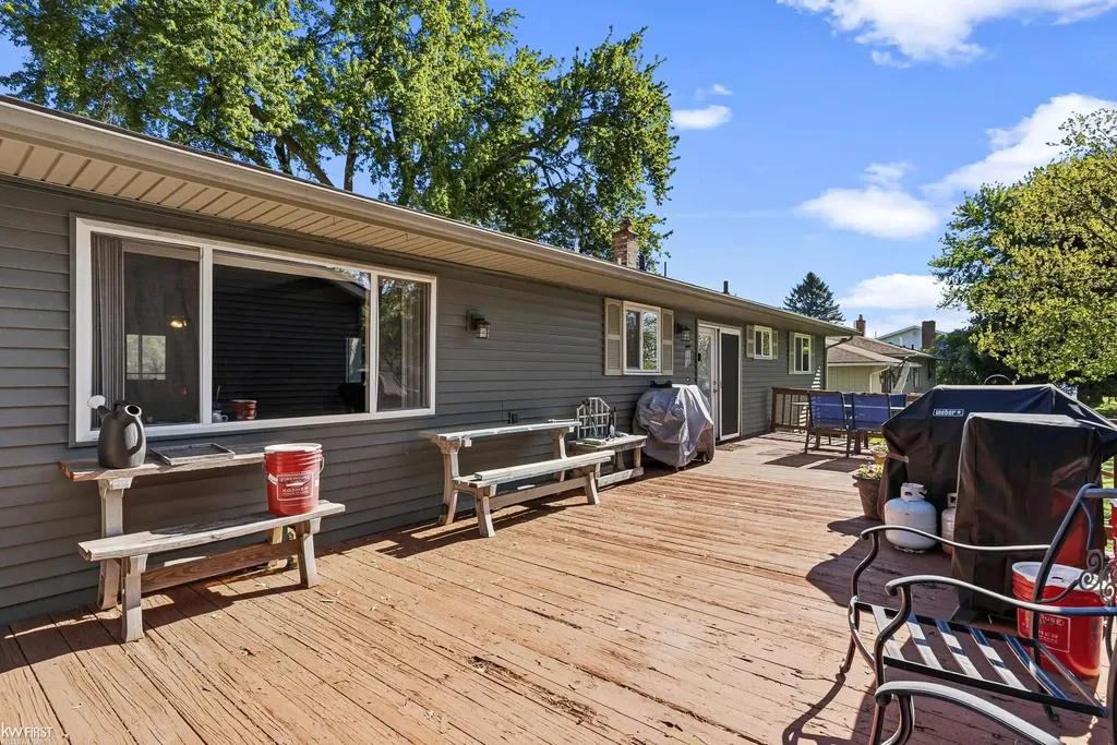 4271 W Highland Road Highland Charter Township MI 48380