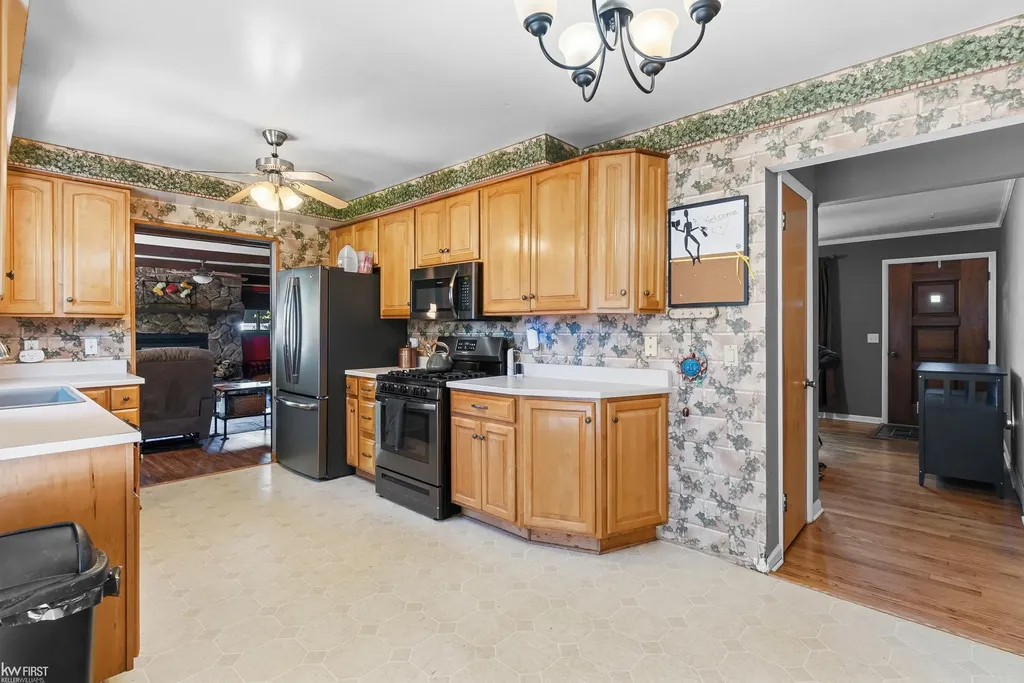 4271 W Highland Road Highland Charter Township MI 48380