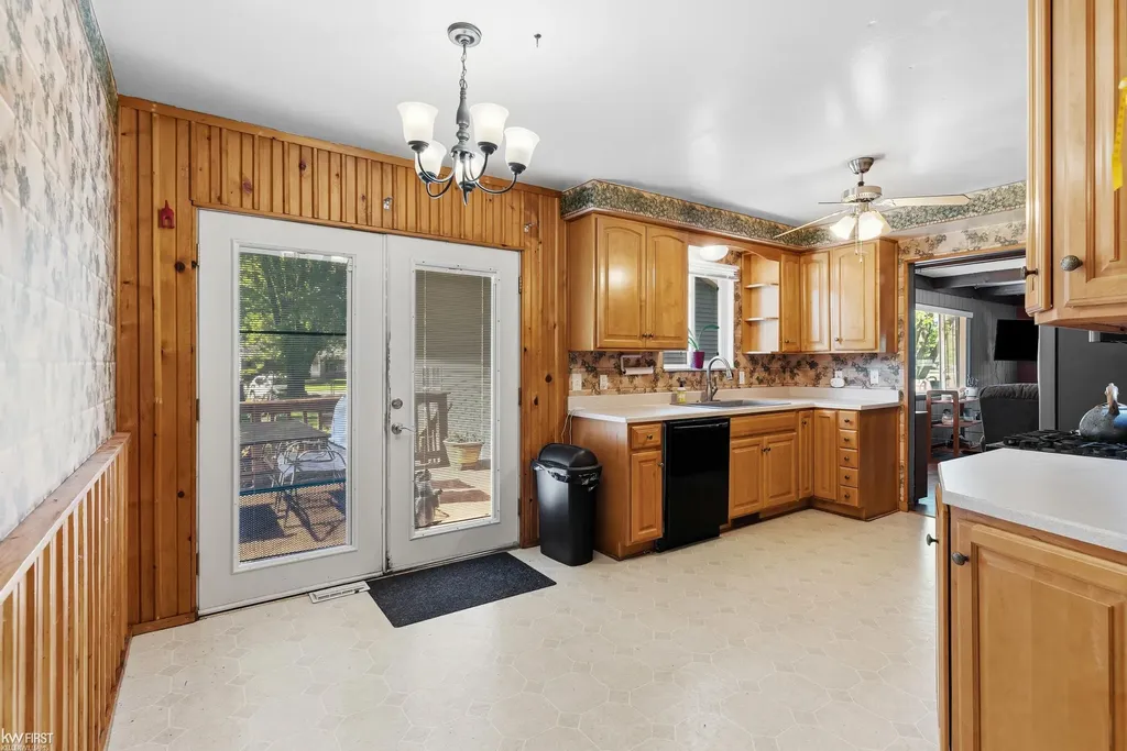 4271 W Highland Road Highland Charter Township MI 48380