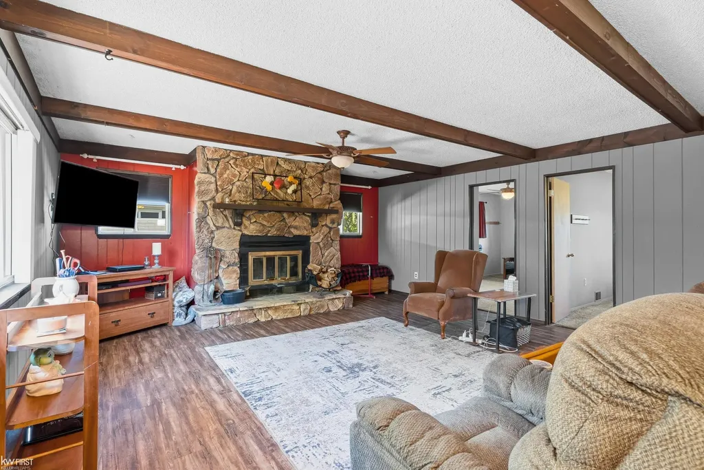 4271 W Highland Road Highland Charter Township MI 48380