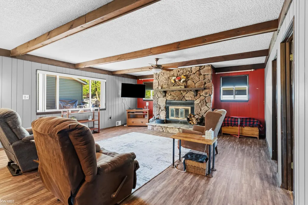 4271 W Highland Road Highland Charter Township MI 48380