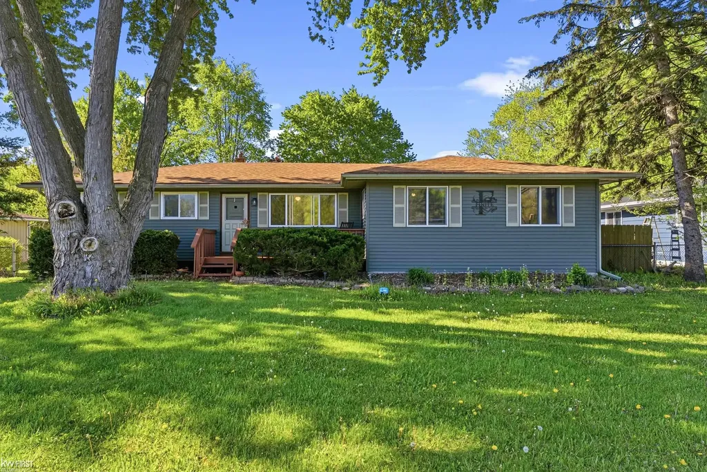 4271 W Highland Road Highland Charter Township MI 48380
