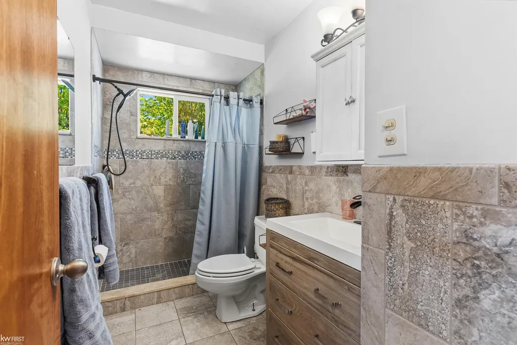4271 W Highland Road Highland Charter Township MI 48380
