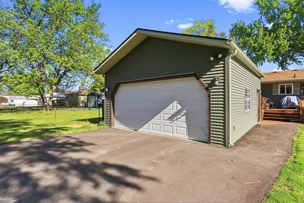 4271 W Highland Road Highland Charter Township MI 48380
