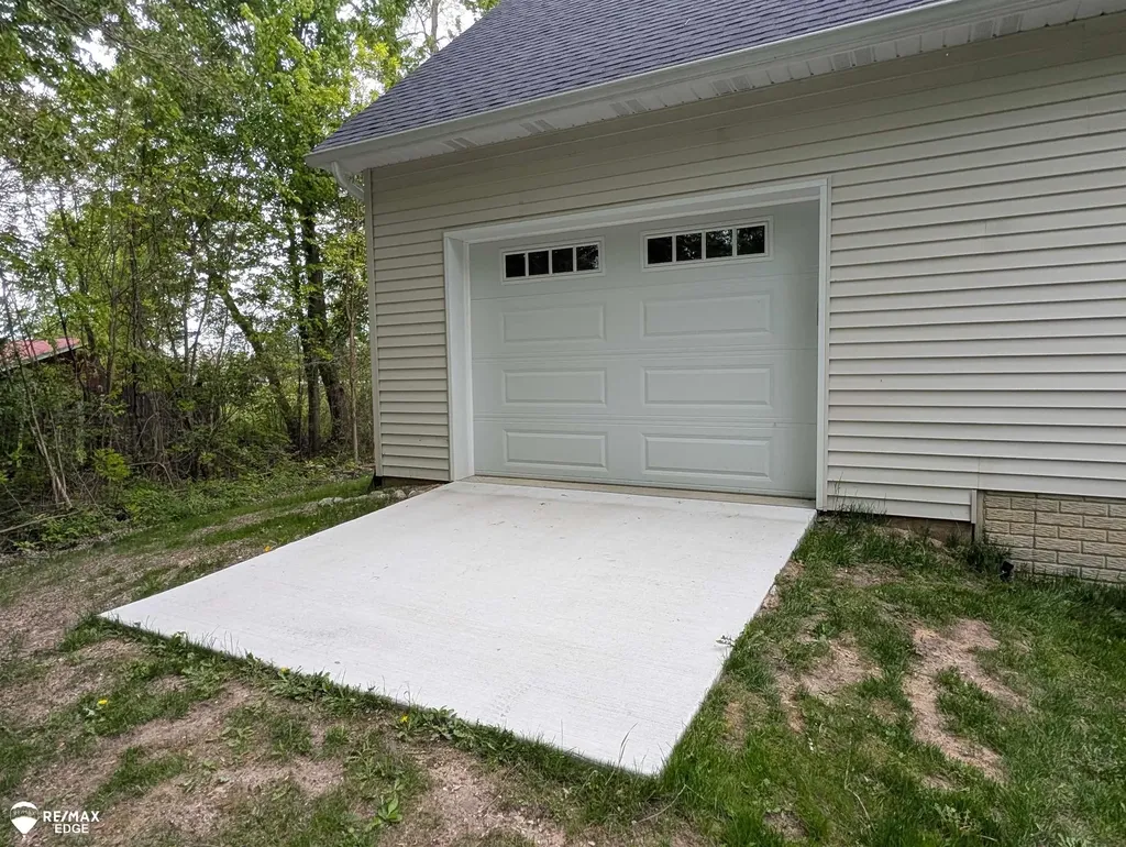 1245 W Vienna Road Vienna Charter Township MI 48420