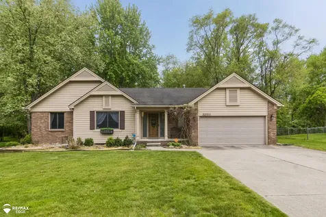 32511 Norfolk Street Livonia City MI 48152