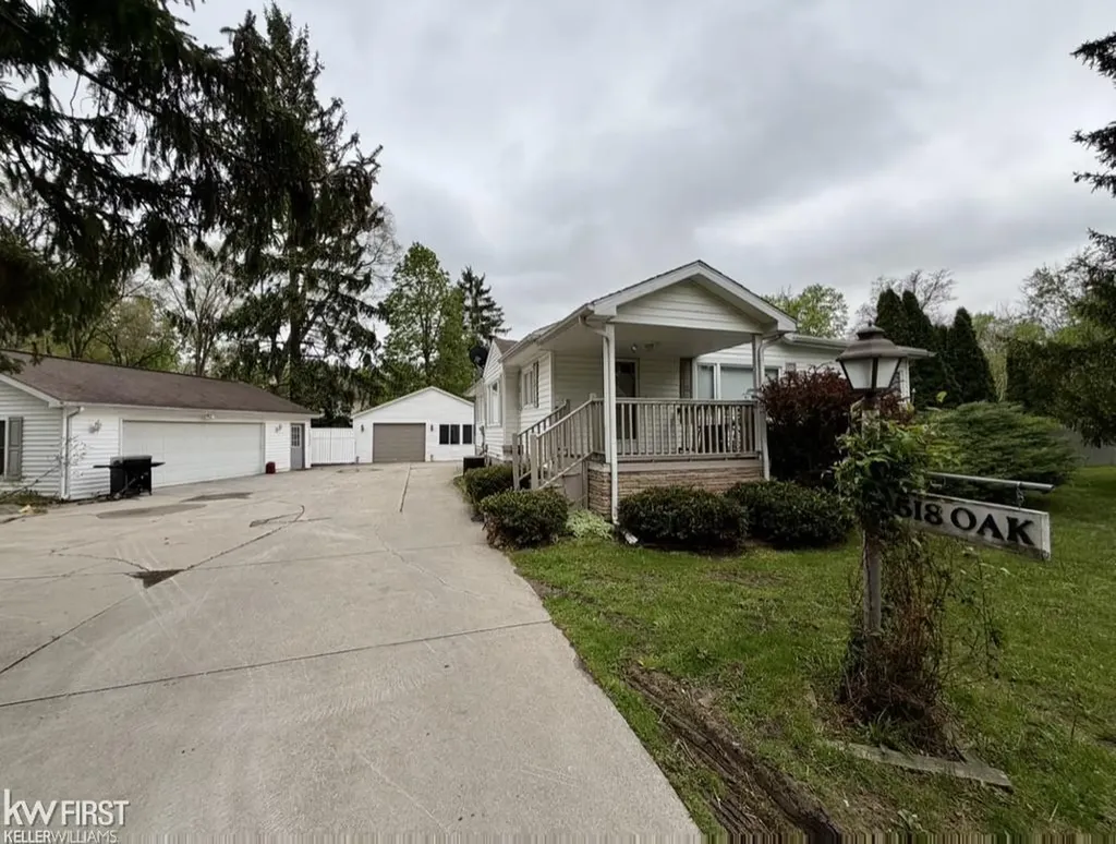 518 Oak Street Mt. Morris City MI 48458
