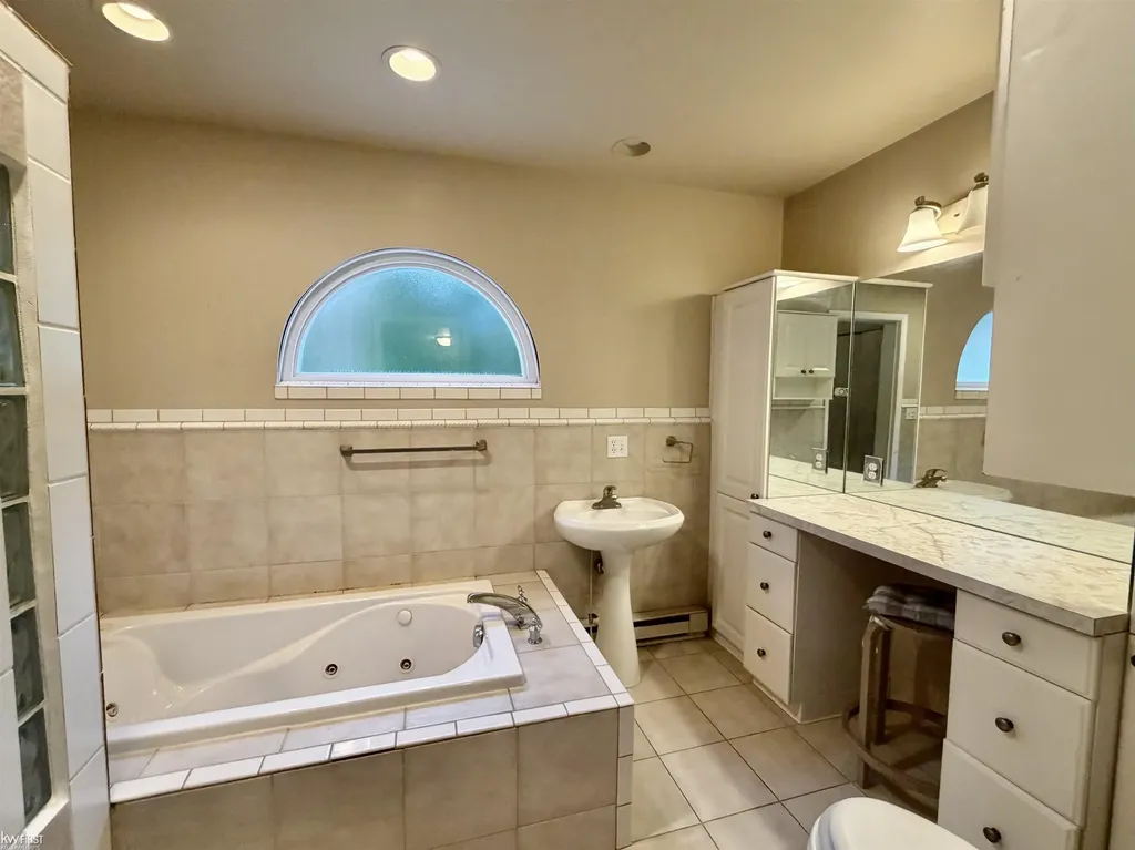 518 Oak Street Mt. Morris City MI 48458