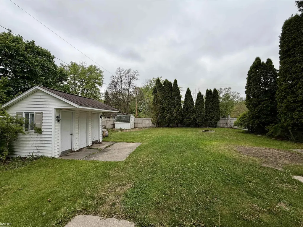 518 Oak Street Mt. Morris City MI 48458