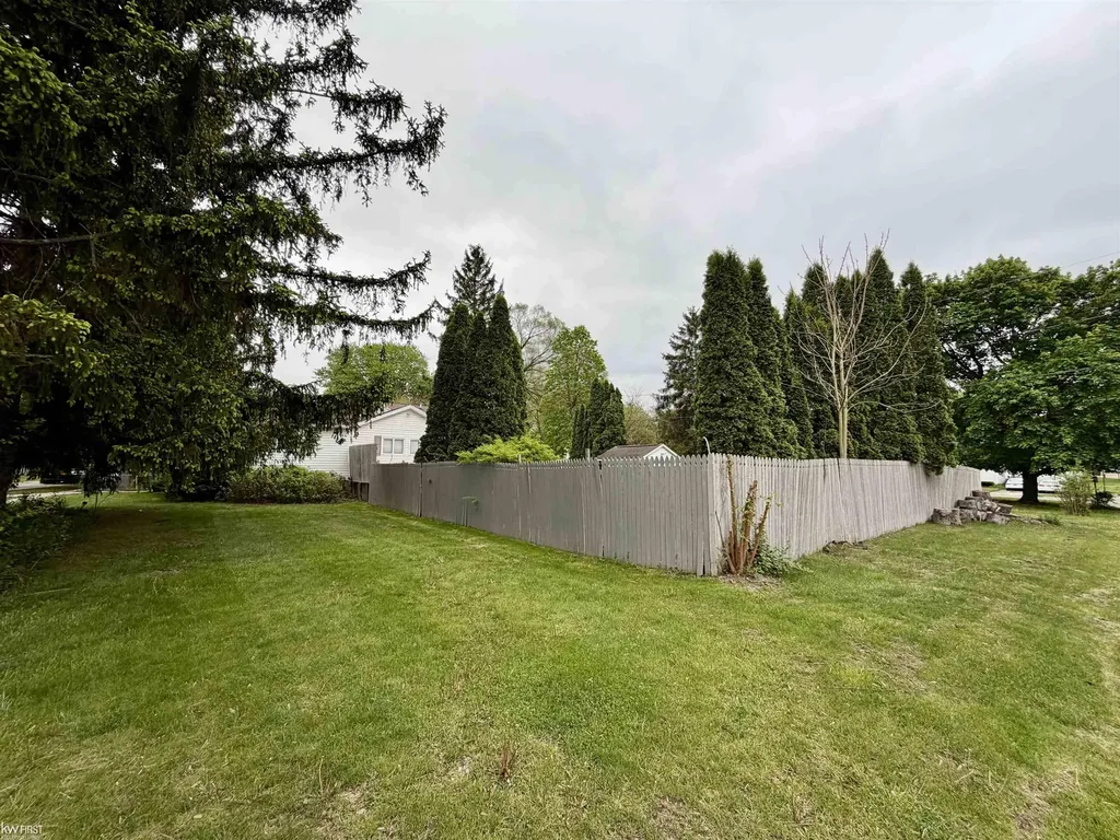 518 Oak Street Mt. Morris City MI 48458