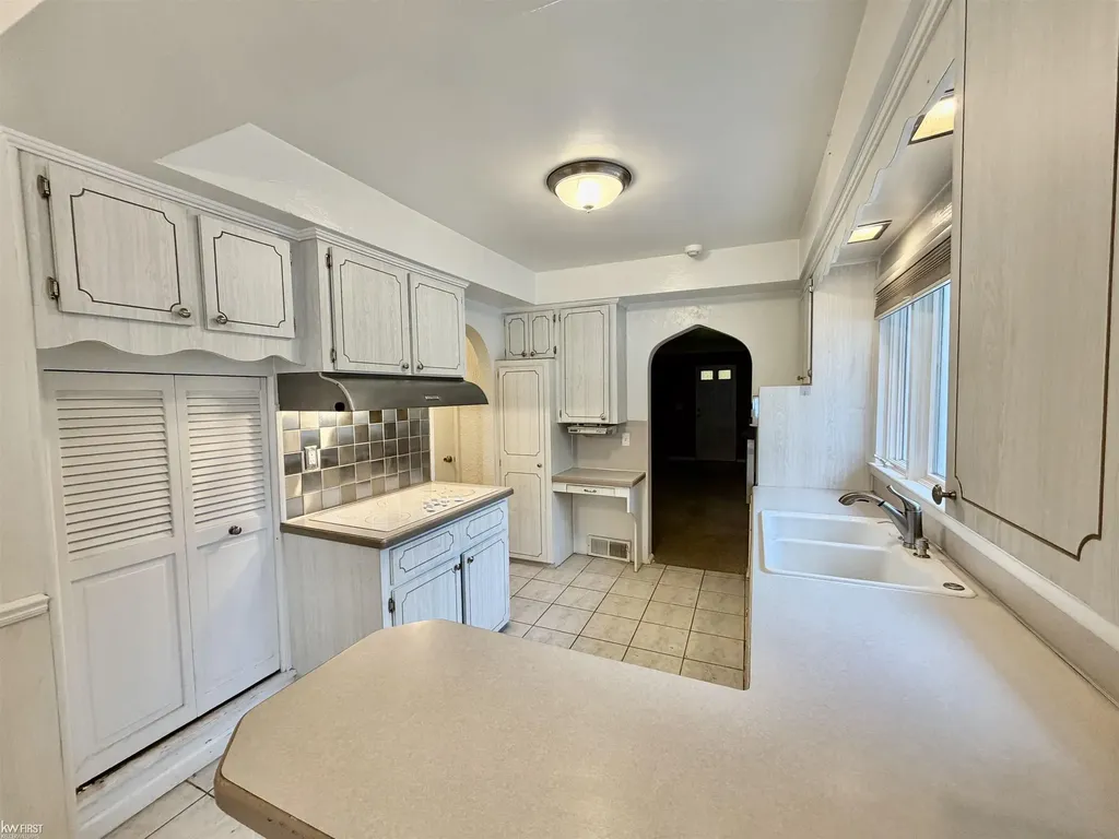 518 Oak Street Mt. Morris City MI 48458
