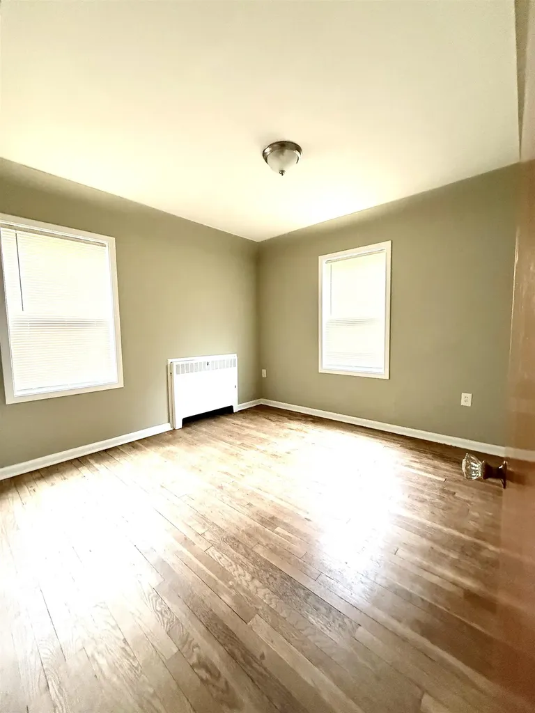 1420 Mintola Avenue Flint Charter Township MI 48532