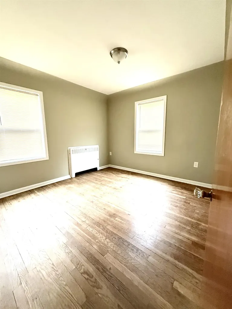 1420 Mintola Avenue Flint Charter Township MI 48532