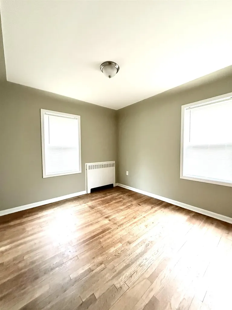 1420 Mintola Avenue Flint Charter Township MI 48532